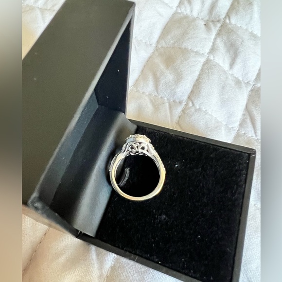 Diamond Ring - Picture 4 of 4